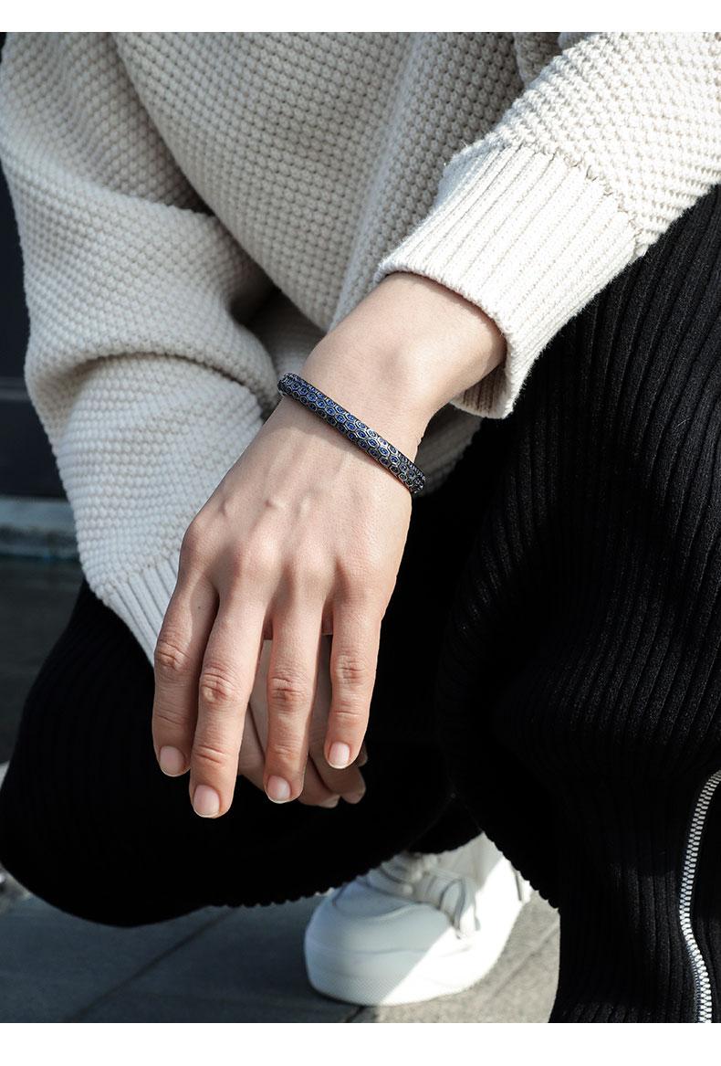 Python Design in Silver Bracelet with Double Blue CZ Diamonds